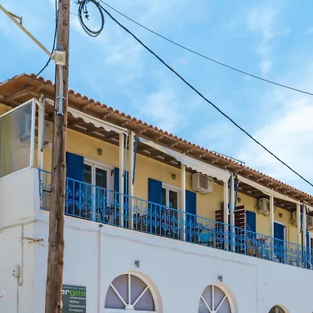 Andrew's 3 Town Holiday home Tinos